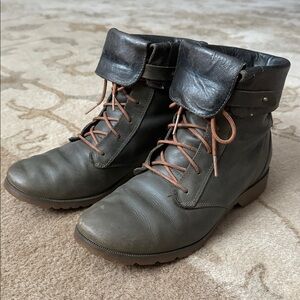 Teva Delavina Women’s Dark Olive Leather Boots